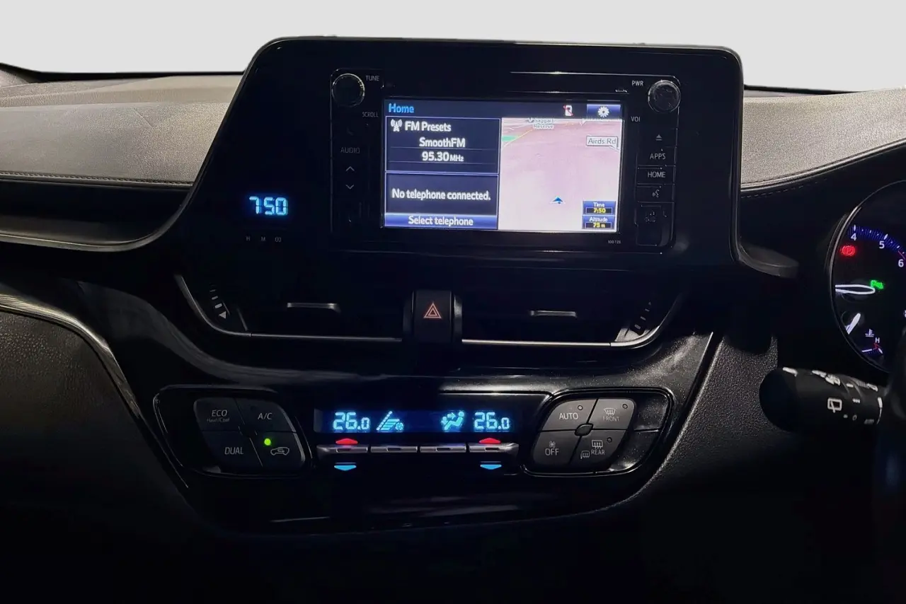 2018 Toyota C-HR Gallery Image 15
