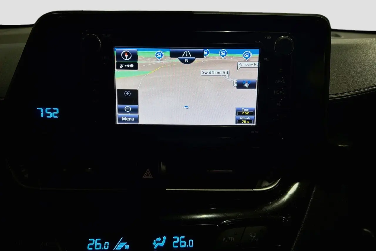 2018 Toyota C-HR Gallery Image 17