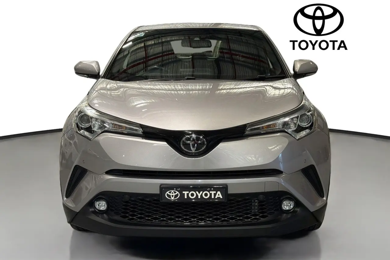 2018 Toyota C-HR Gallery Image 2