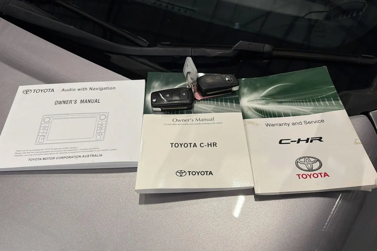 2018 Toyota C-HR Gallery Image 31