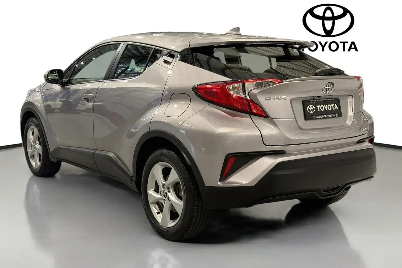 2018 Toyota C-HR Gallery Image 6