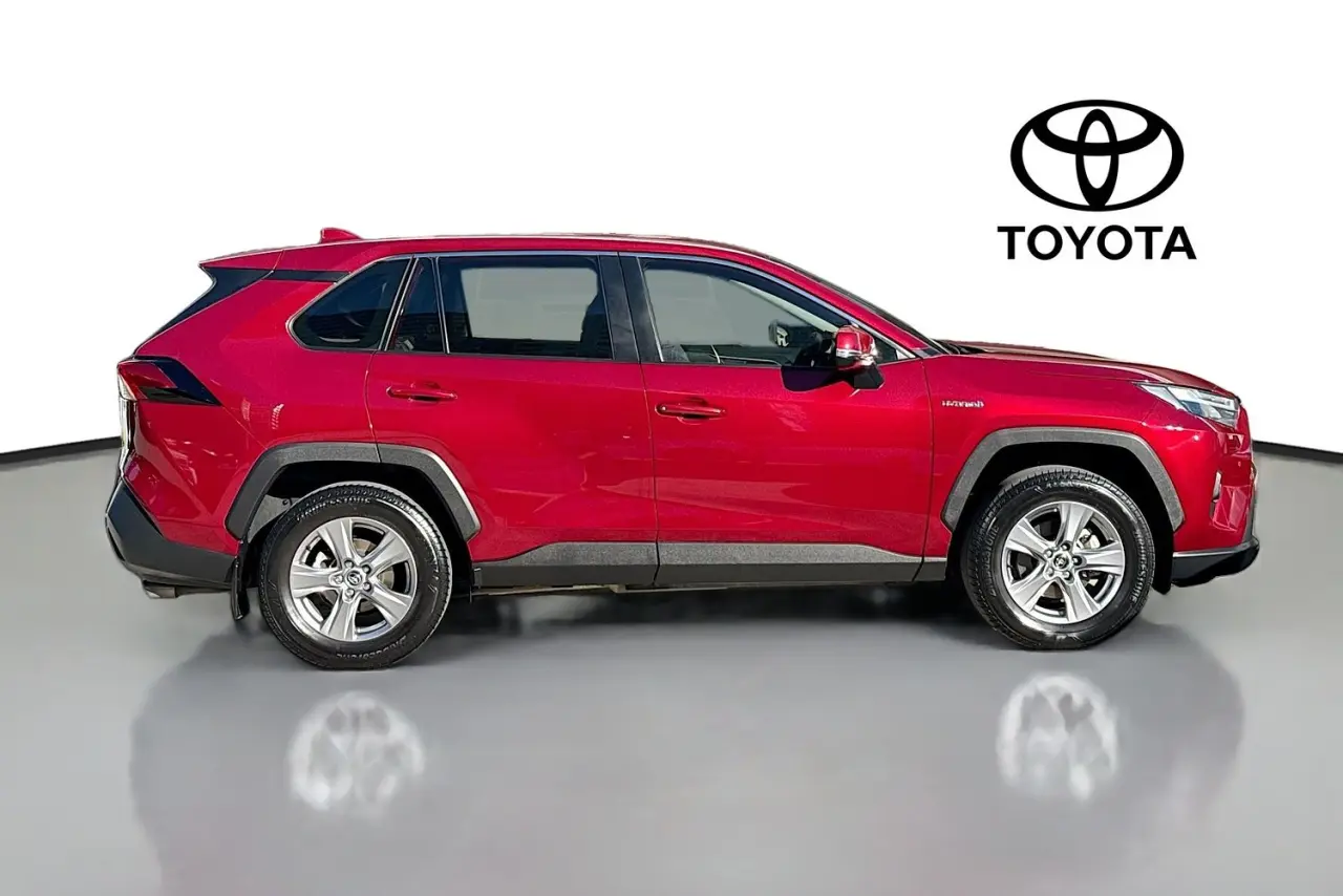 2024 Toyota RAV4 Gallery Image 11