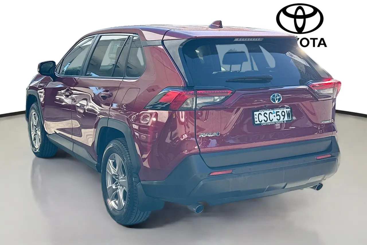 2024 Toyota RAV4 Gallery Image 6