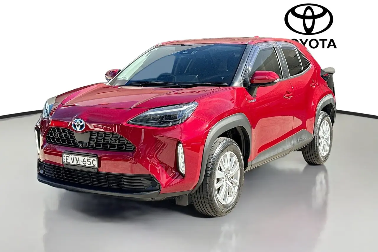 2022 Toyota Yaris Cross Gallery Image 4