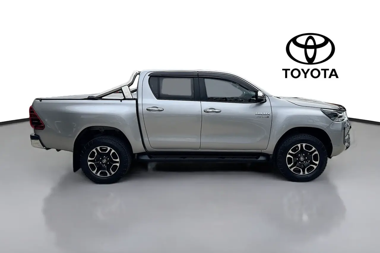 2020 Toyota Hilux Gallery Image 11