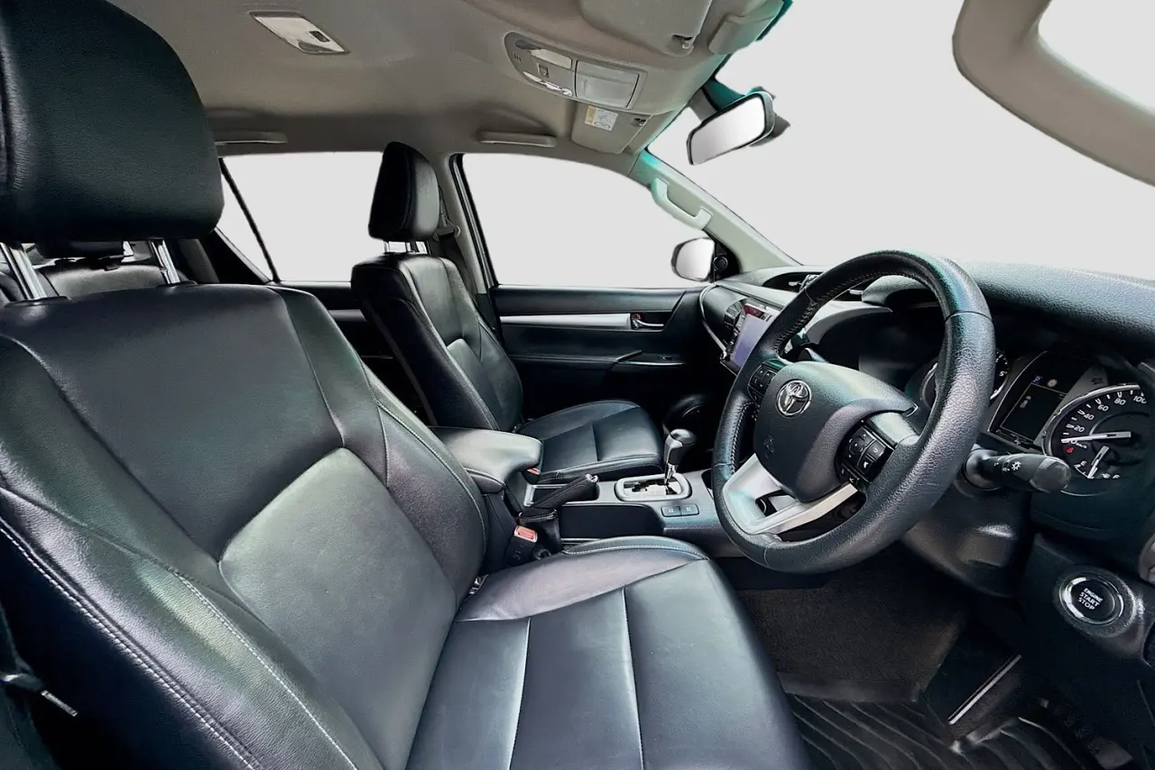 2020 Toyota Hilux Gallery Image 12