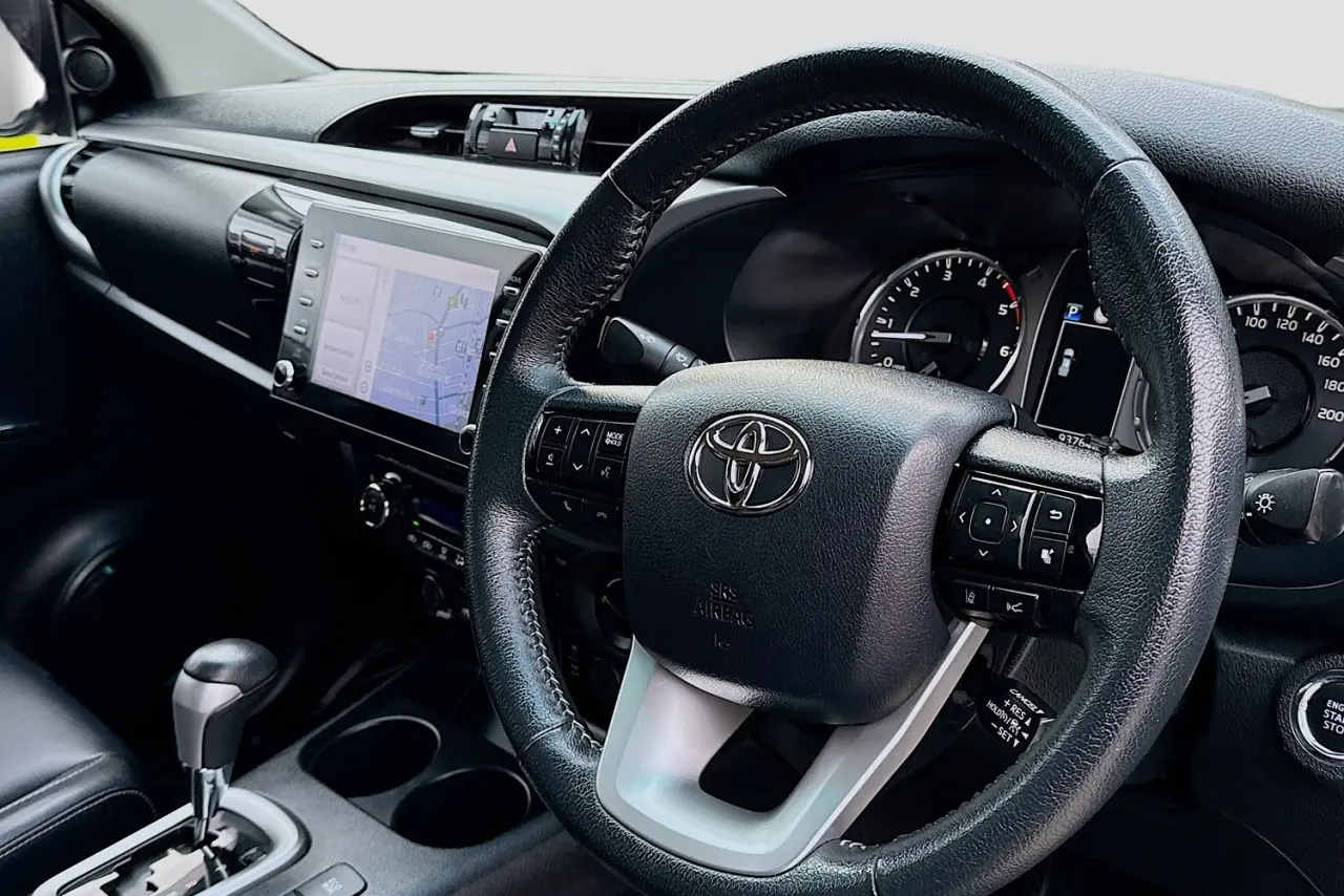 2020 Toyota Hilux Gallery Image 13