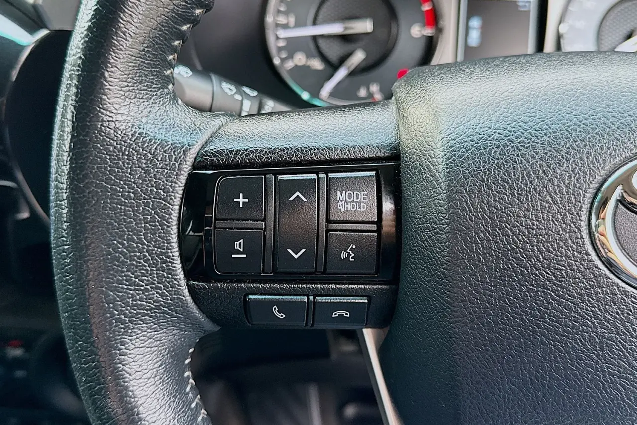2020 Toyota Hilux Gallery Image 18