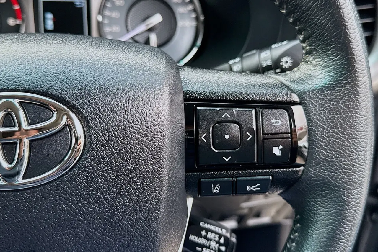 2020 Toyota Hilux Gallery Image 19