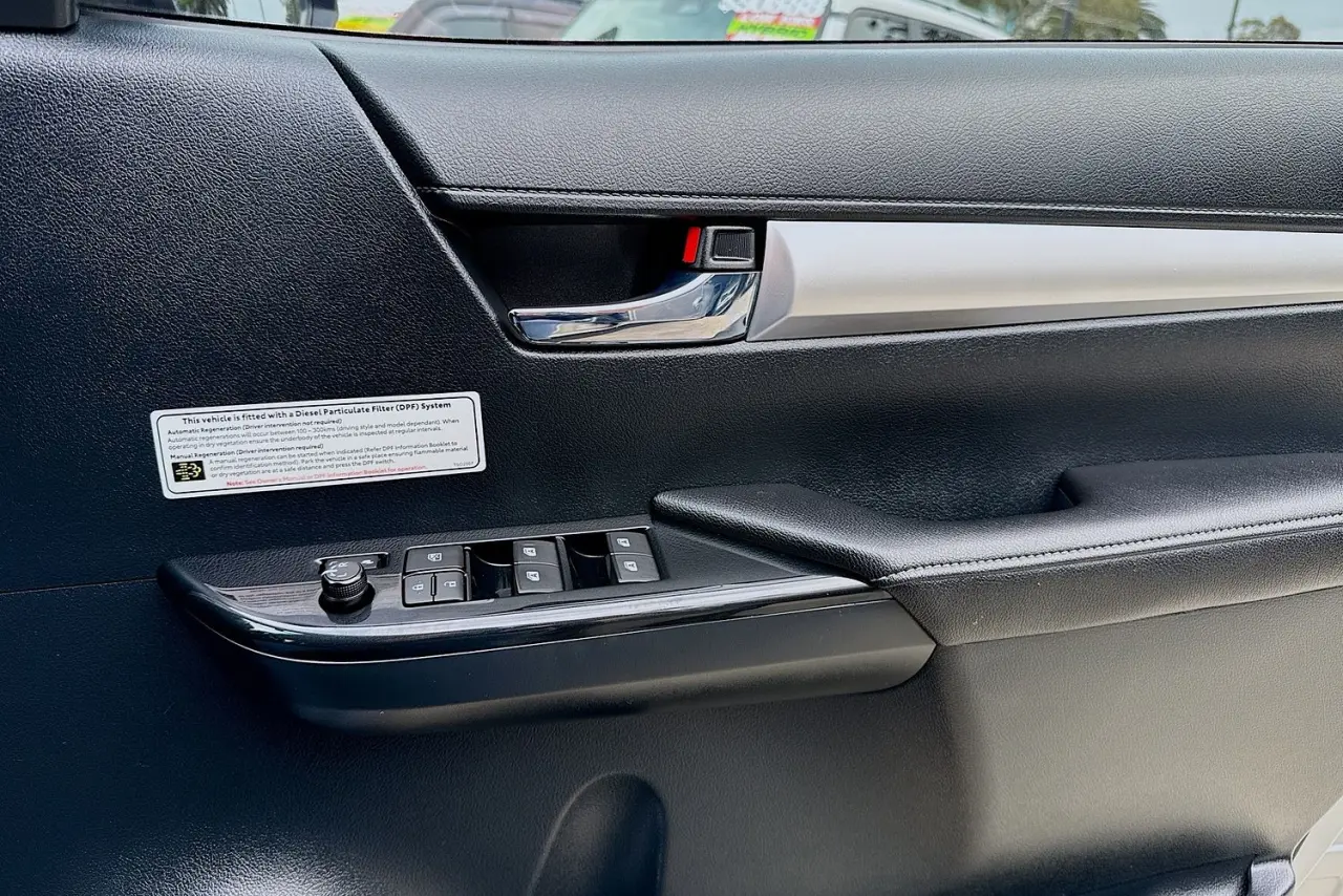 2020 Toyota Hilux Gallery Image 23