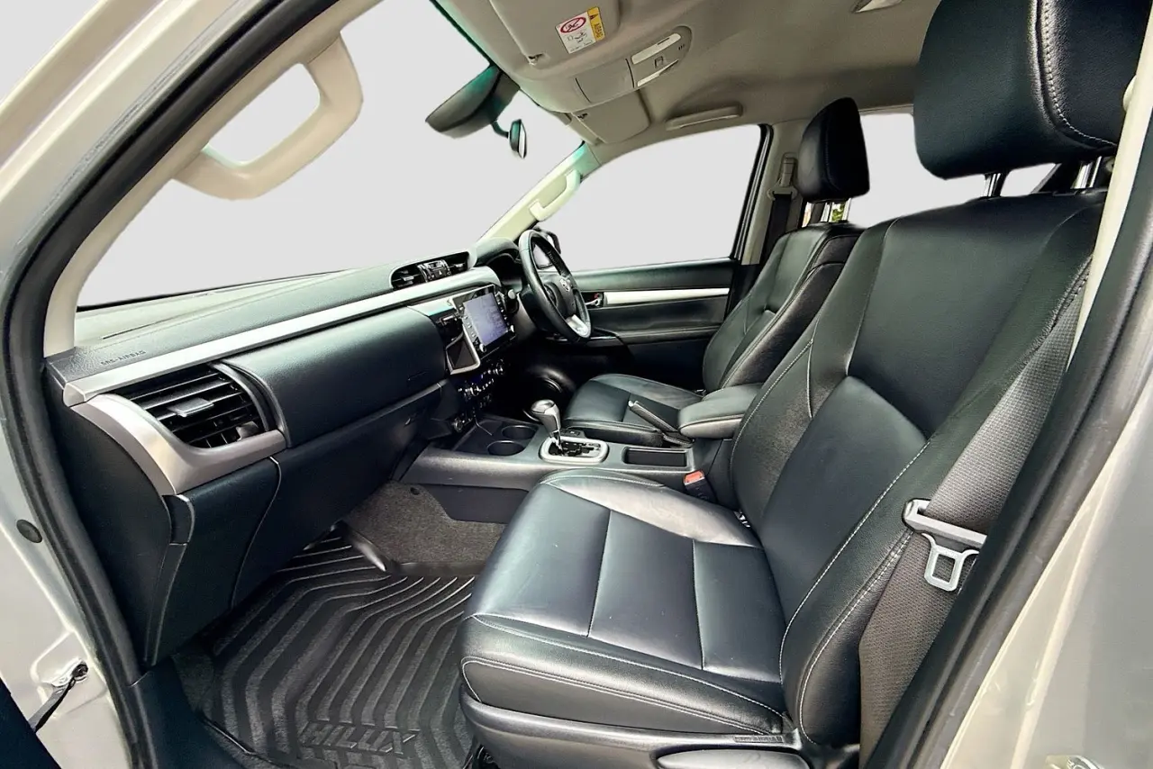 2020 Toyota Hilux Gallery Image 24