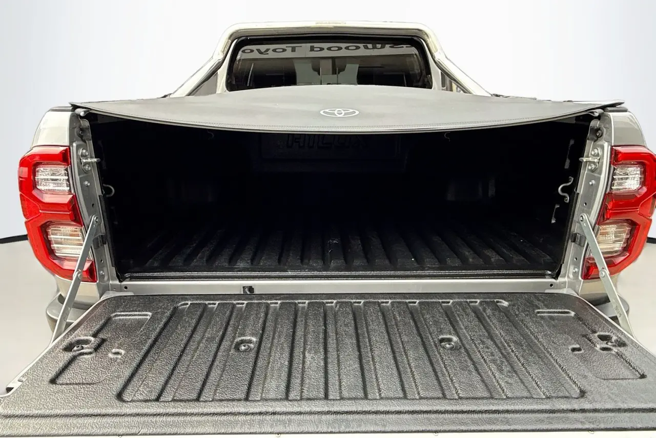 2020 Toyota Hilux Gallery Image 26