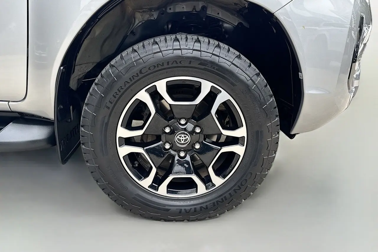 2020 Toyota Hilux Gallery Image 27