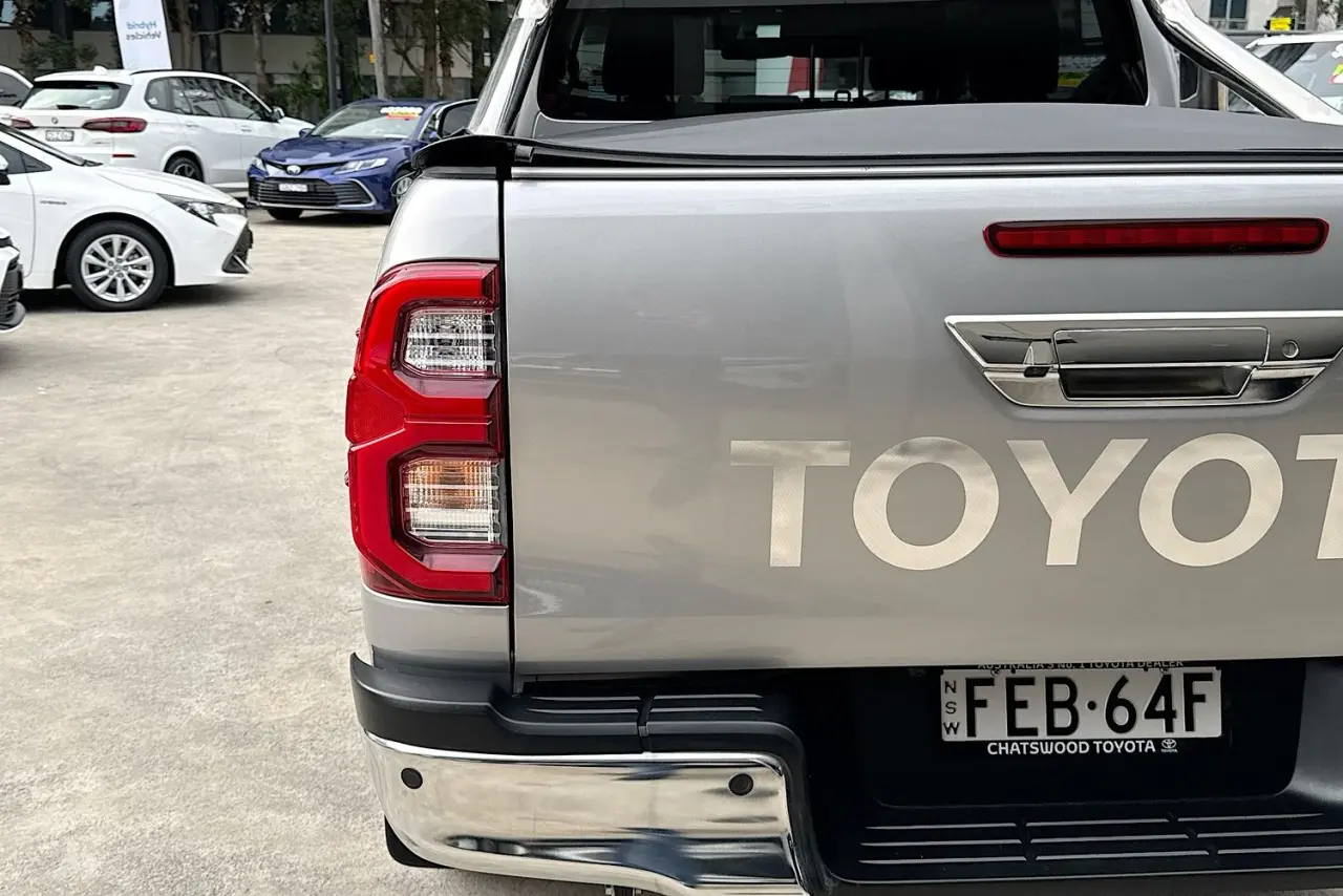 2020 Toyota Hilux Gallery Image 8