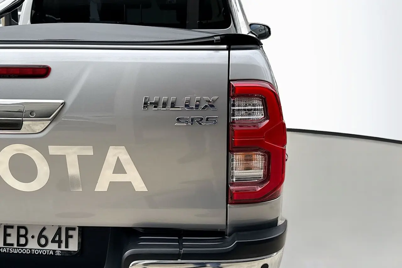 2020 Toyota Hilux Gallery Image 9