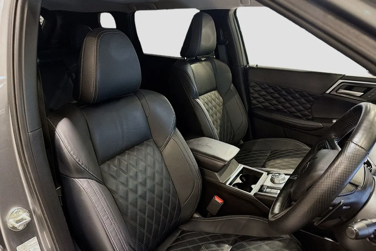 2023 Mitsubishi Outlander Gallery Image 13