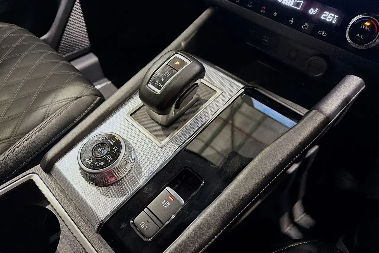 2023 Mitsubishi Outlander Gallery Image 18