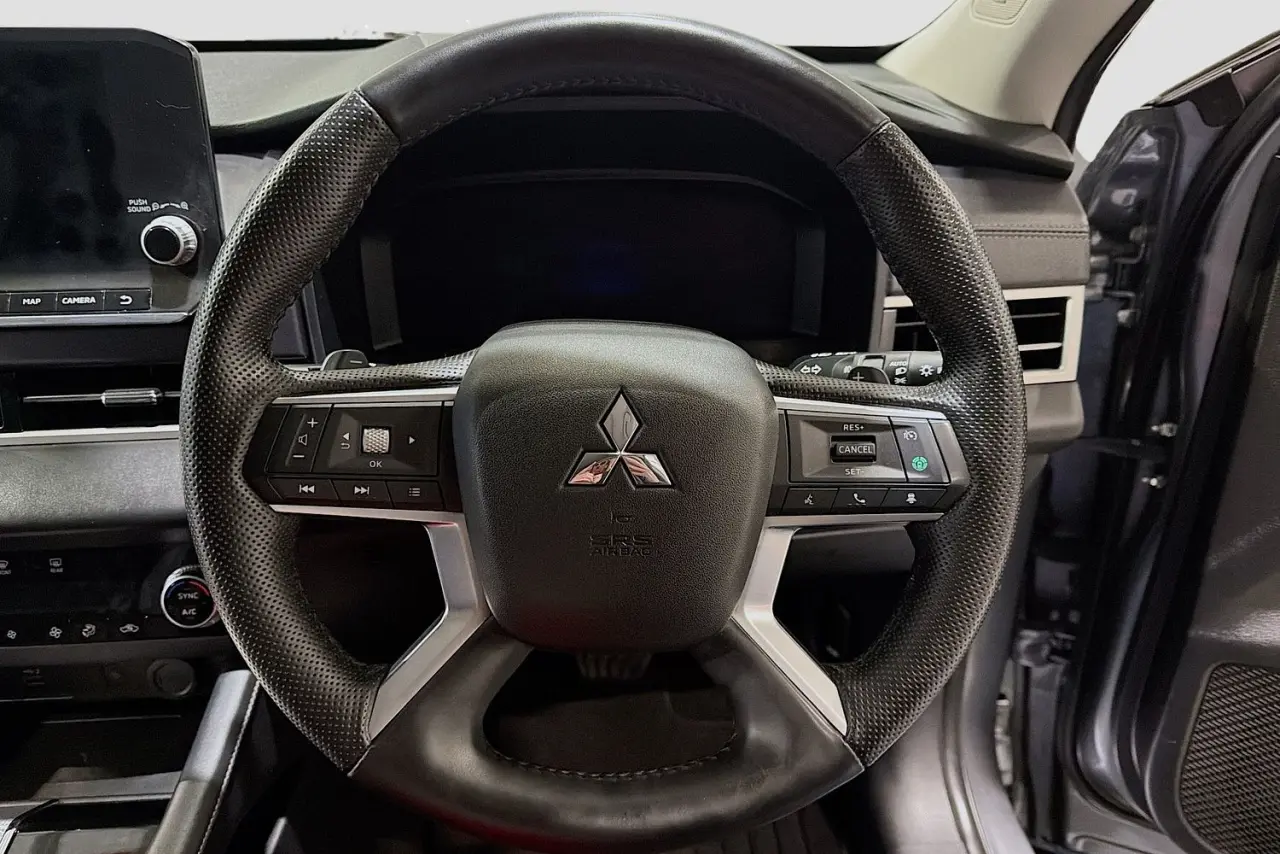 2023 Mitsubishi Outlander Gallery Image 21