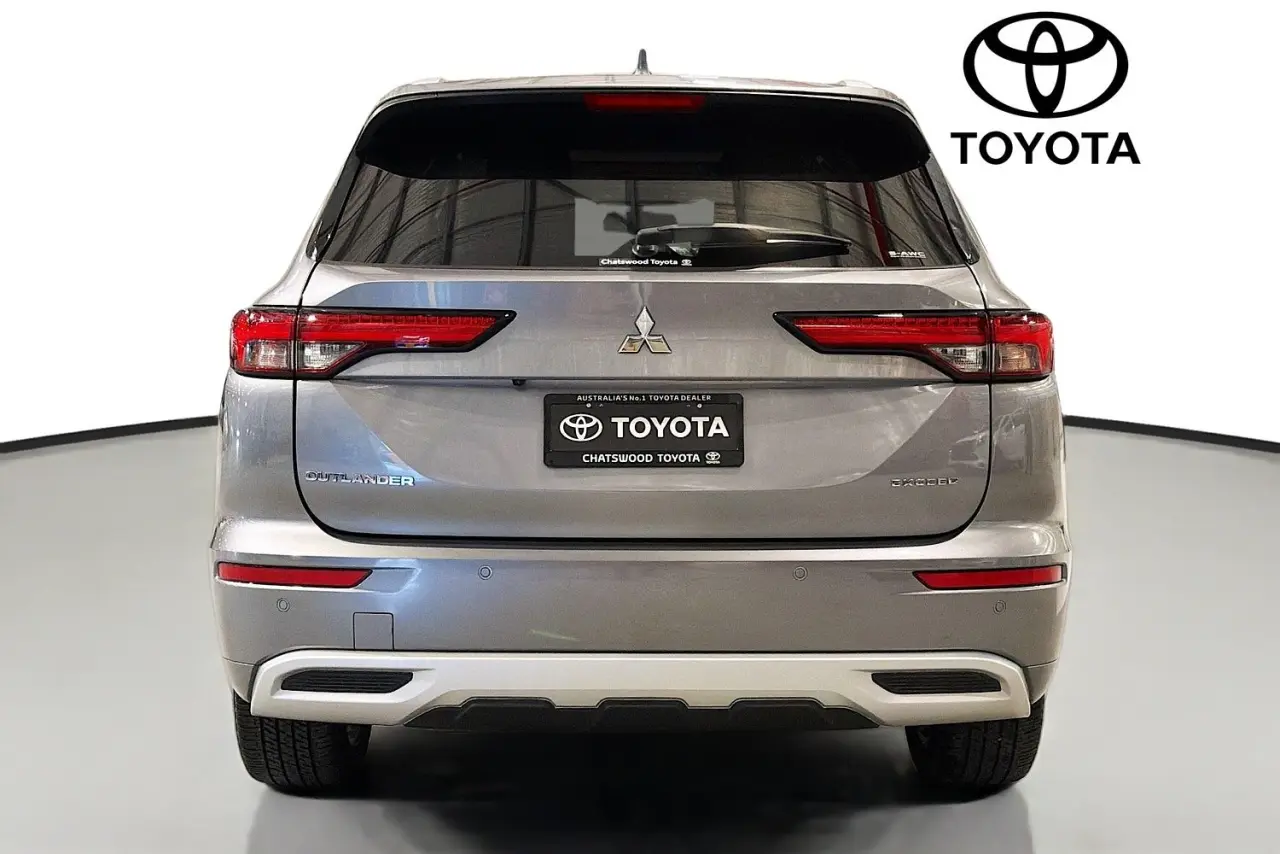 2023 Mitsubishi Outlander Gallery Image 7