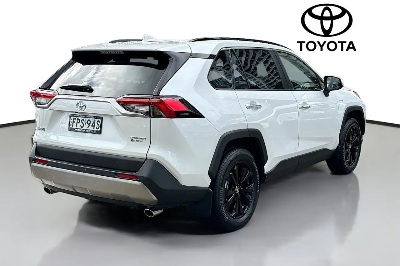 2025 Toyota RAV4 Gallery Image 10