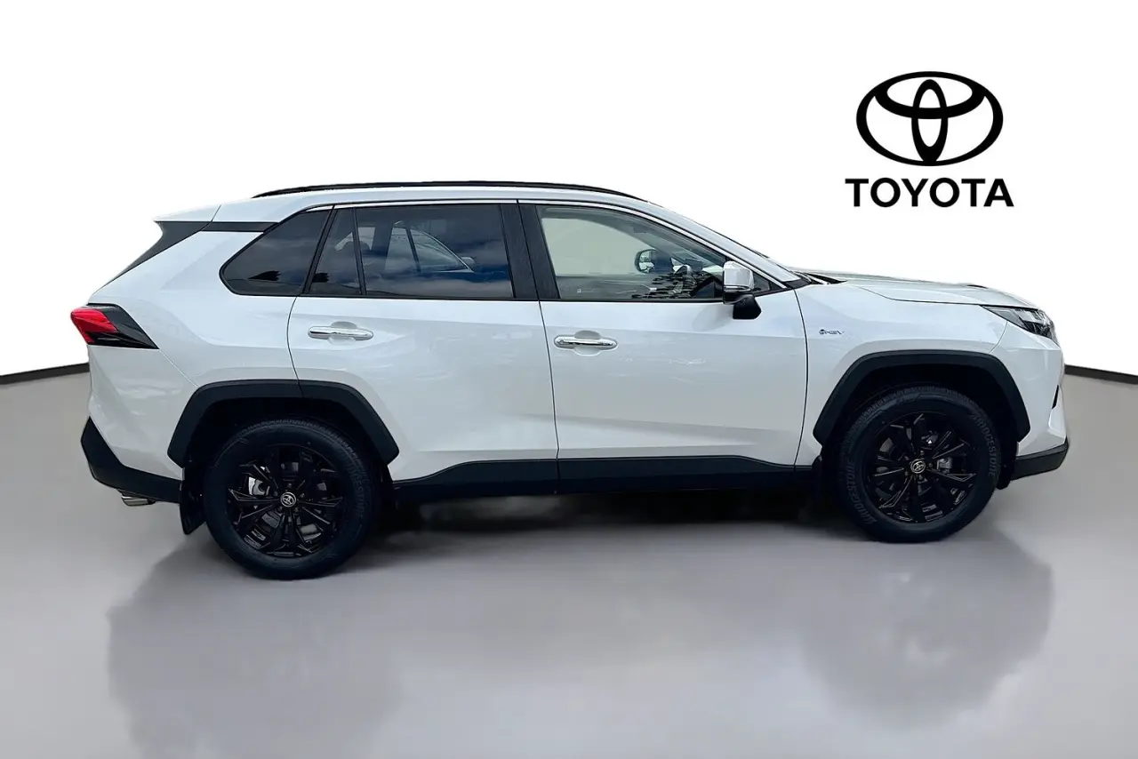 2025 Toyota RAV4 Gallery Image 11