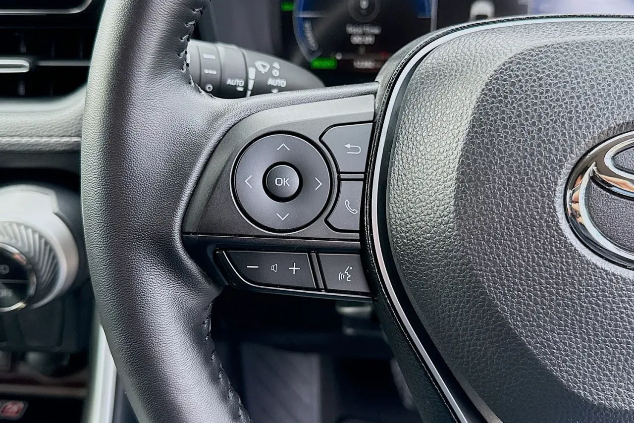 2025 Toyota RAV4 Gallery Image 19