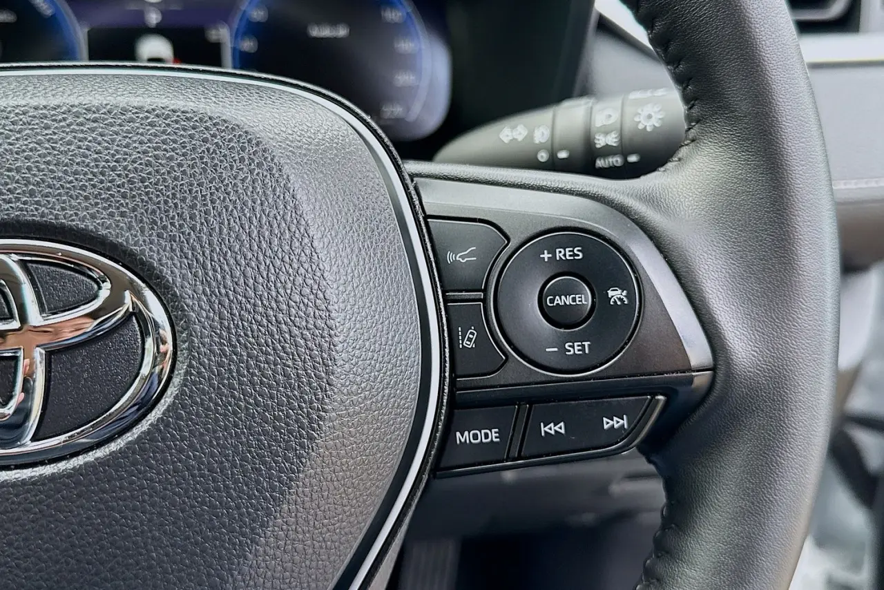 2025 Toyota RAV4 Gallery Image 20