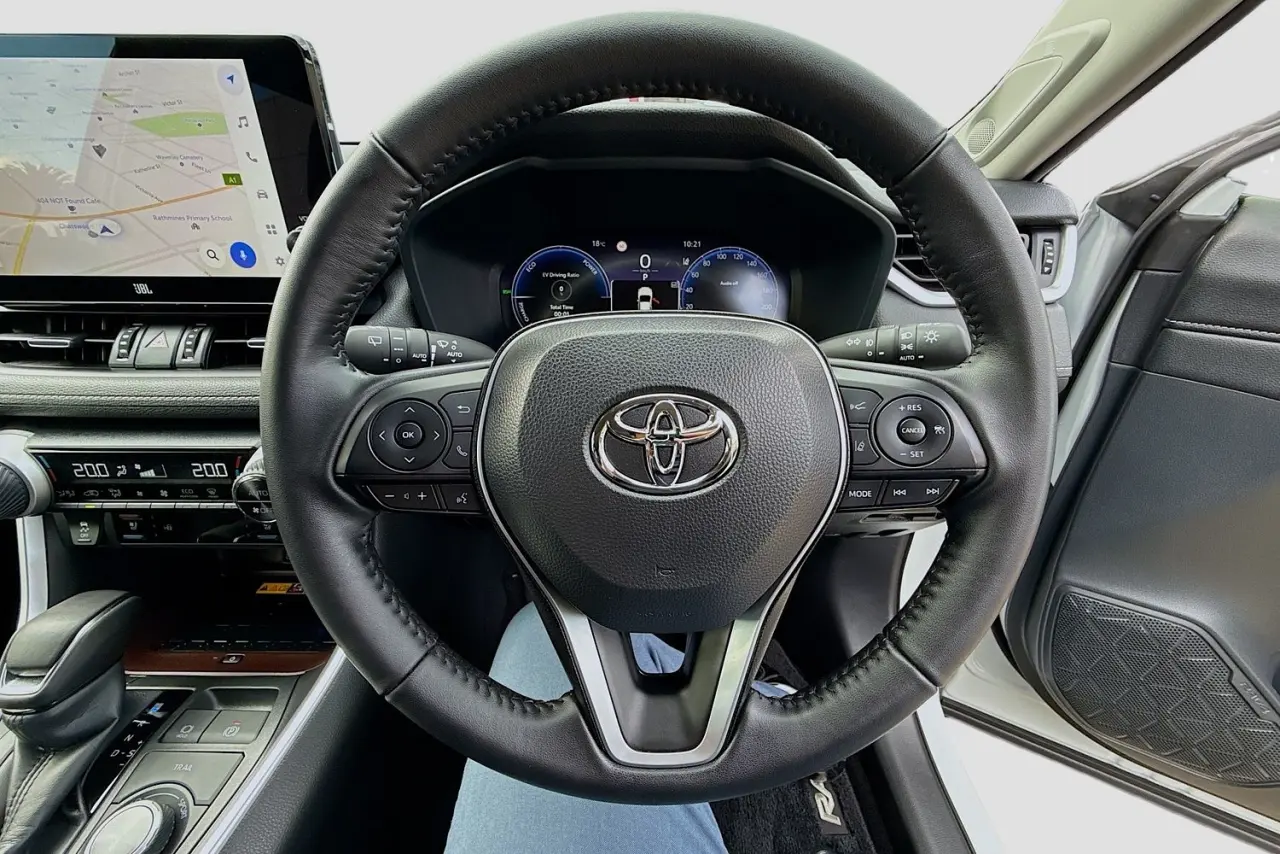 2025 Toyota RAV4 Gallery Image 21
