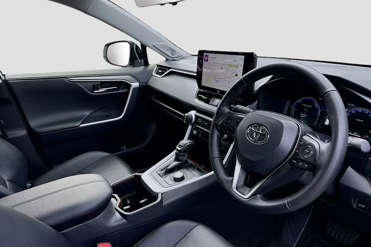 2025 Toyota RAV4 Gallery Image 23