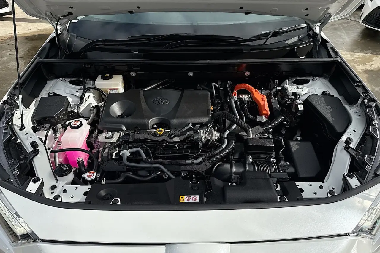 2025 Toyota RAV4 Gallery Image 29