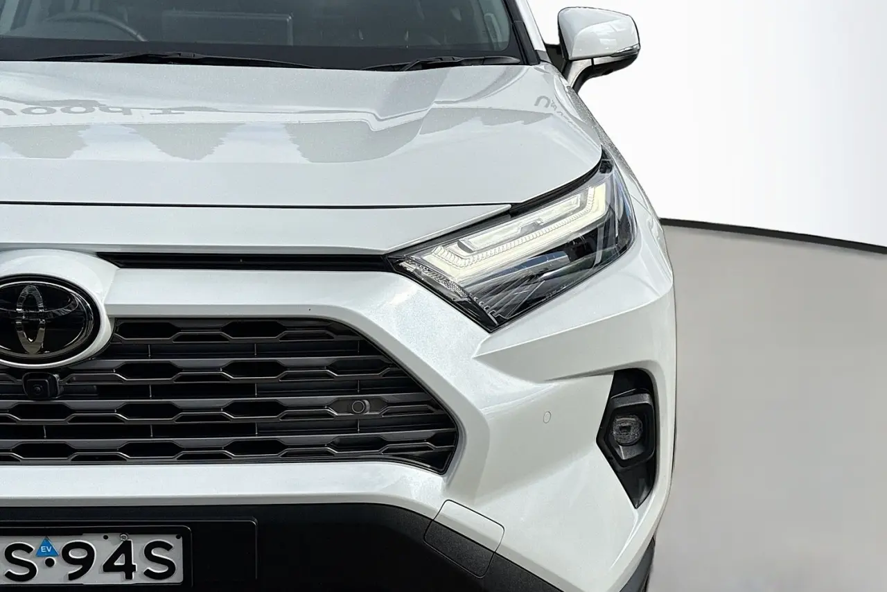 2025 Toyota RAV4 Gallery Image 3