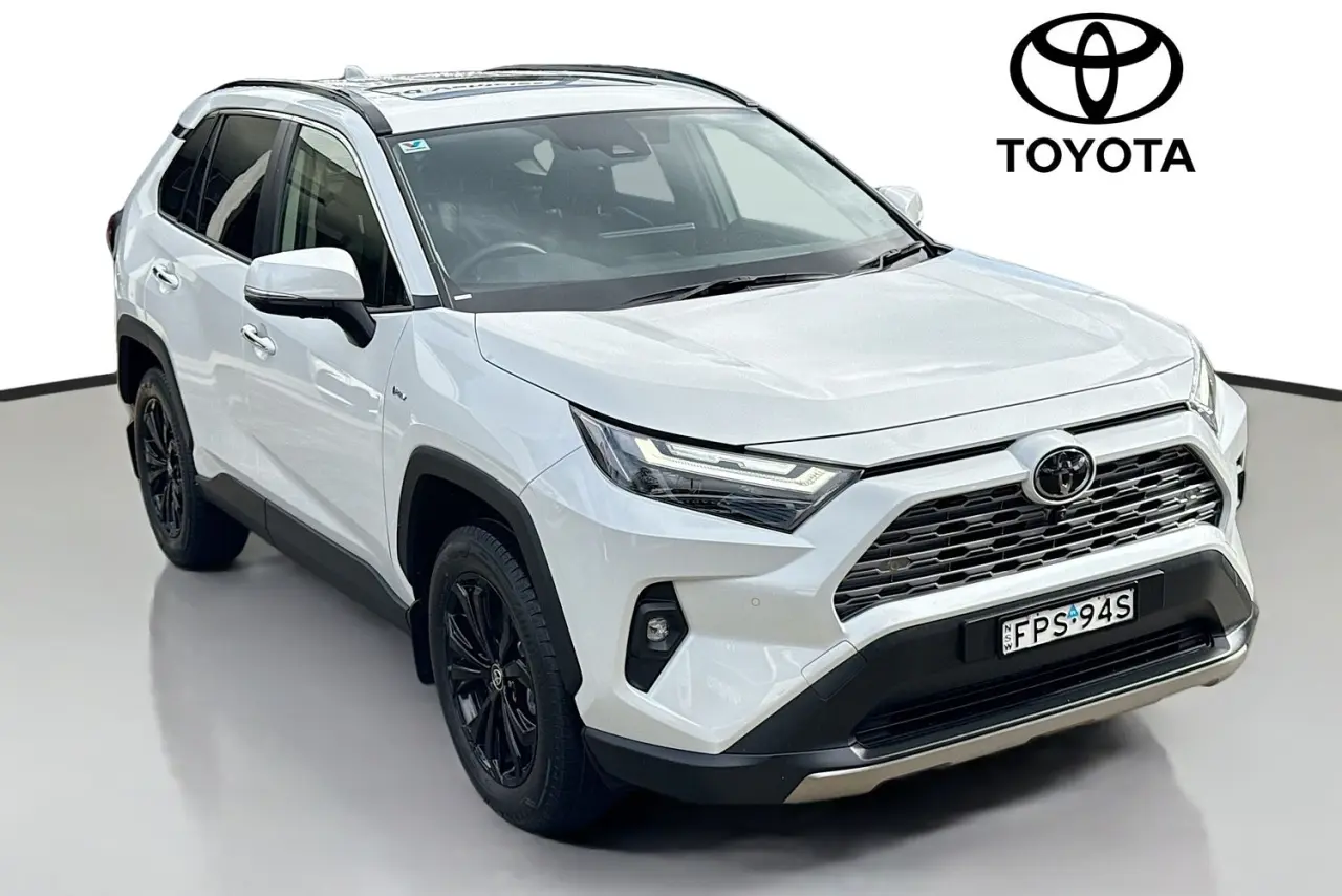 2025 Toyota RAV4 Gallery Image 31