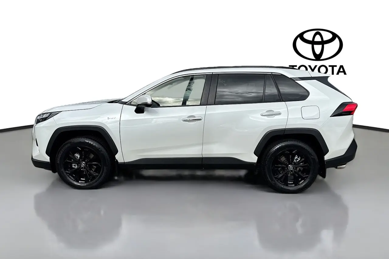2025 Toyota RAV4 Gallery Image 5