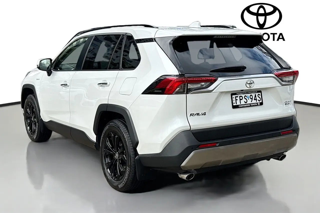 2025 Toyota RAV4 Gallery Image 6