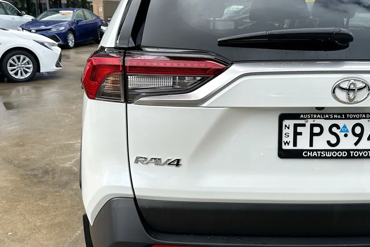 2025 Toyota RAV4 Gallery Image 8