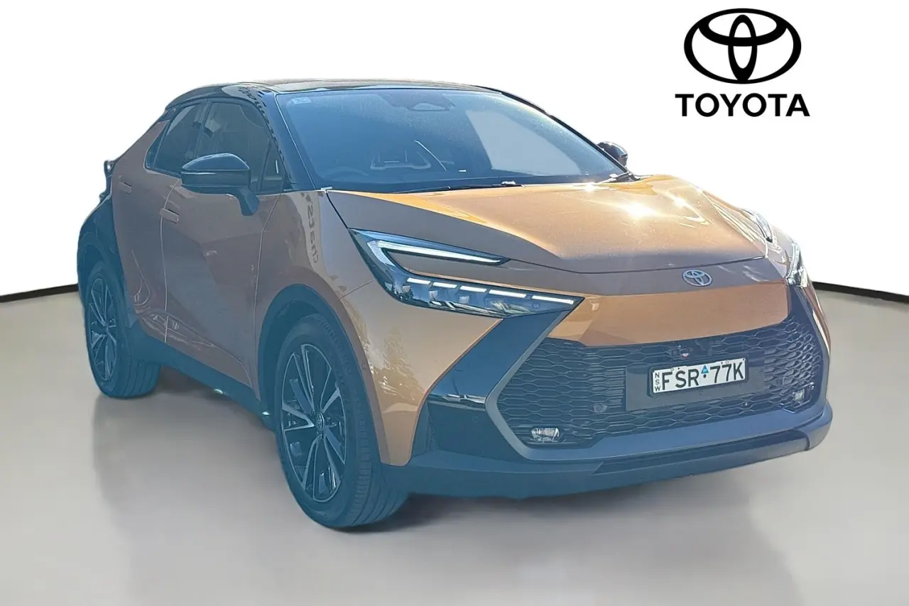2025 Toyota C-HR Gallery Image 1