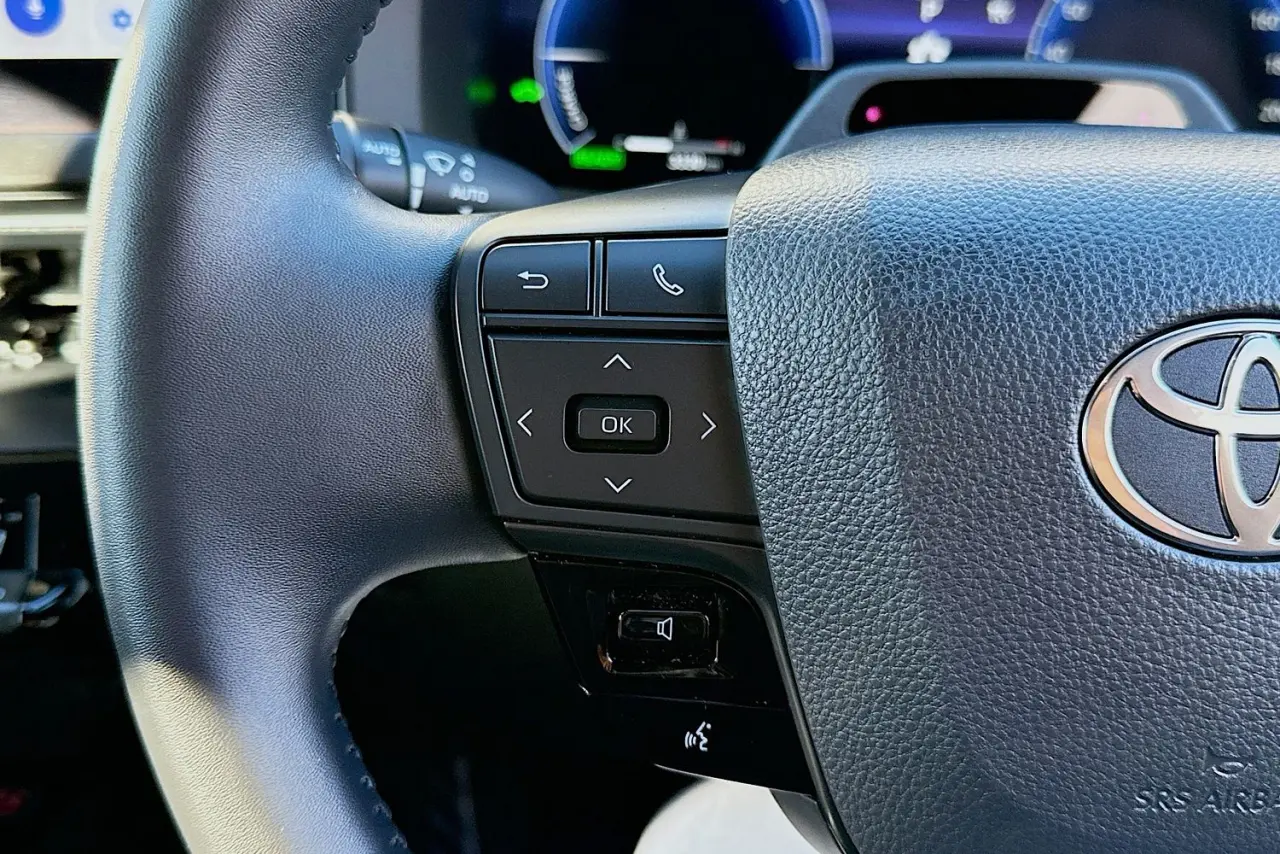 2025 Toyota C-HR Gallery Image 18
