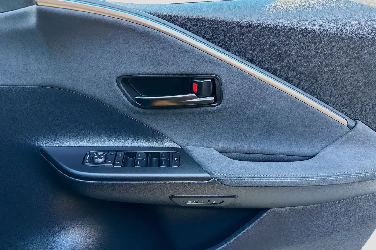 2025 Toyota C-HR Gallery Image 23