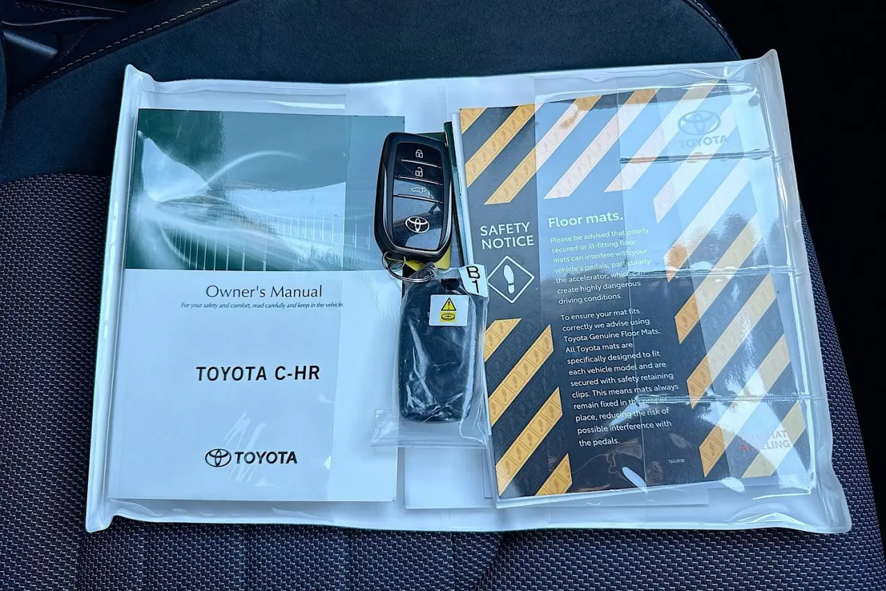 2025 Toyota C-HR Gallery Image 29