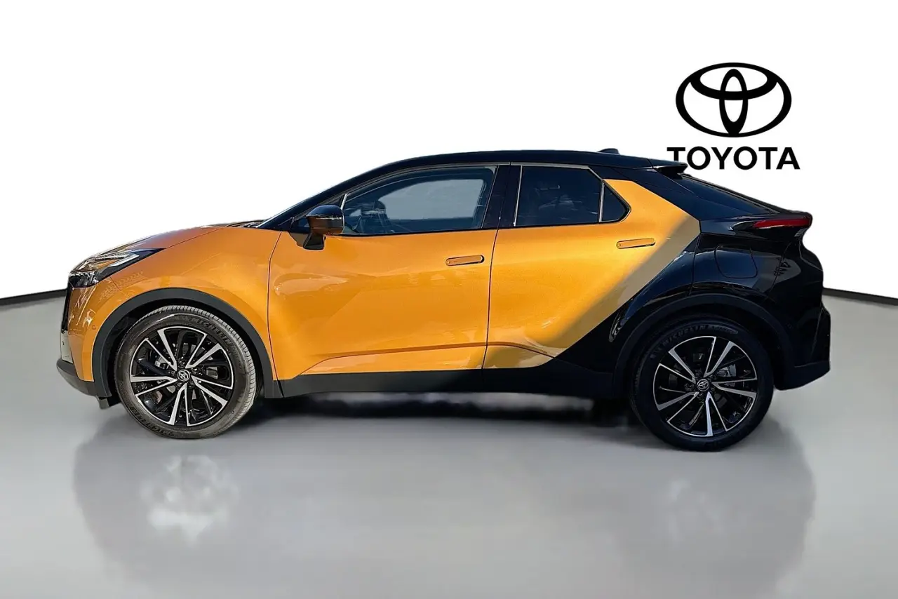 2025 Toyota C-HR Gallery Image 5