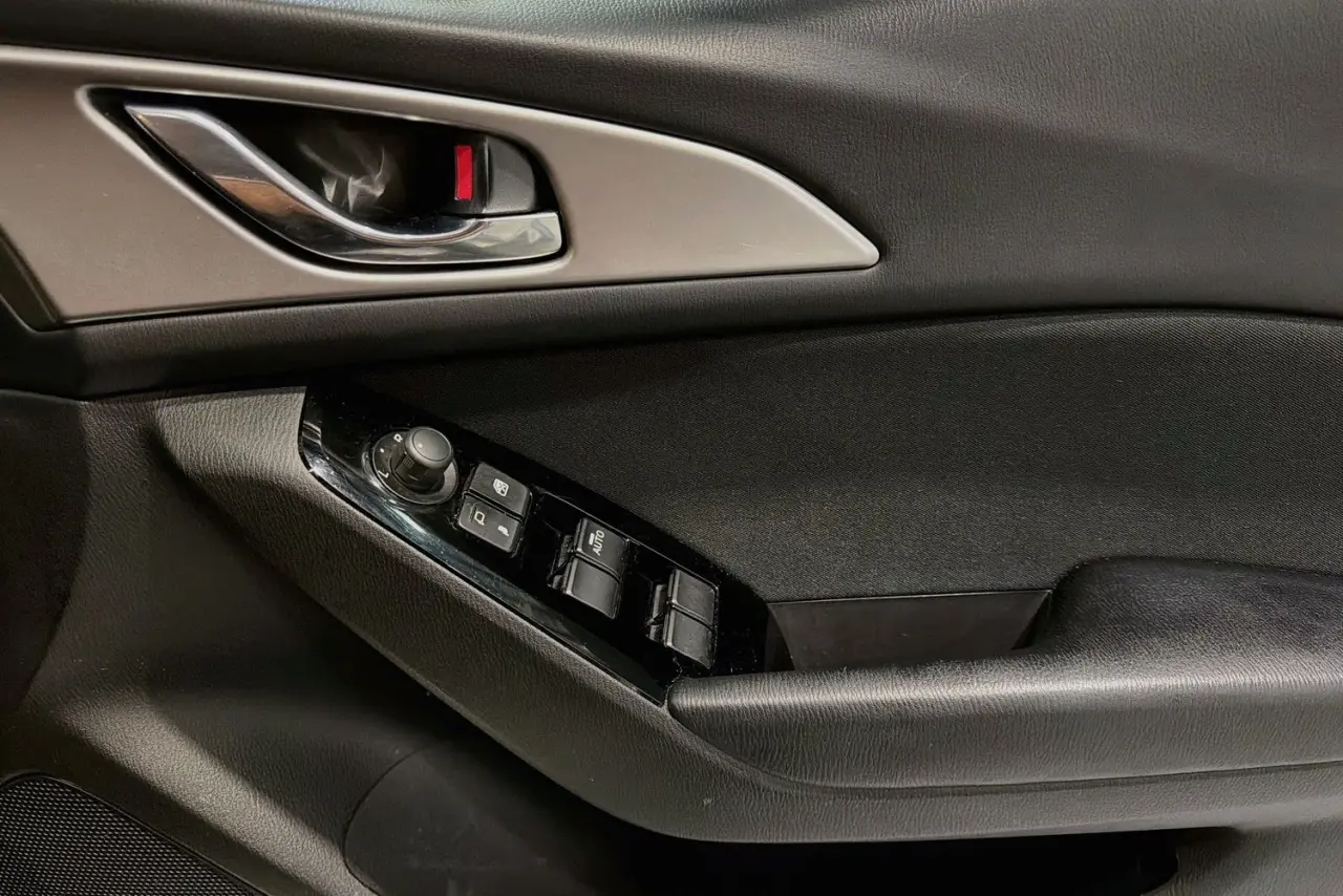 2018 Mazda 3 Gallery Image 24