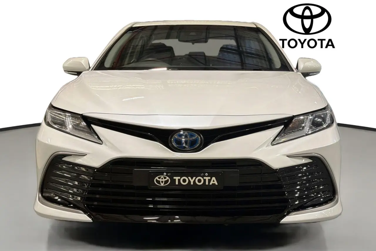 2024 Toyota Camry Gallery Image 2