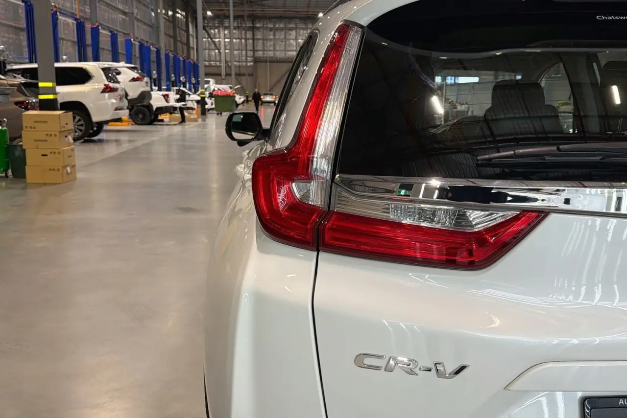 2017 Honda CR-V Gallery Image 8