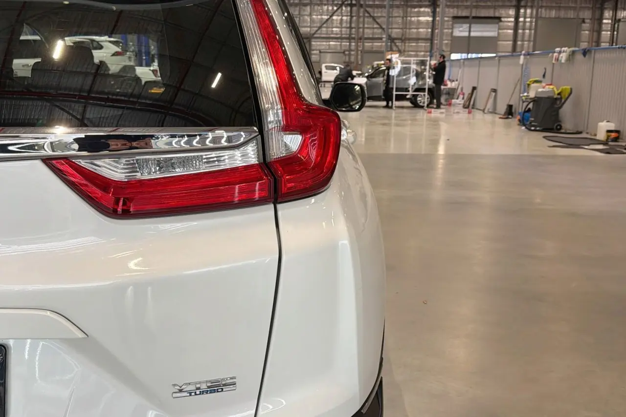2017 Honda CR-V Gallery Image 9