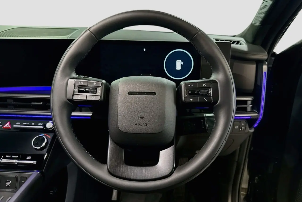 2025 Hyundai Santa Fe Gallery Image 21