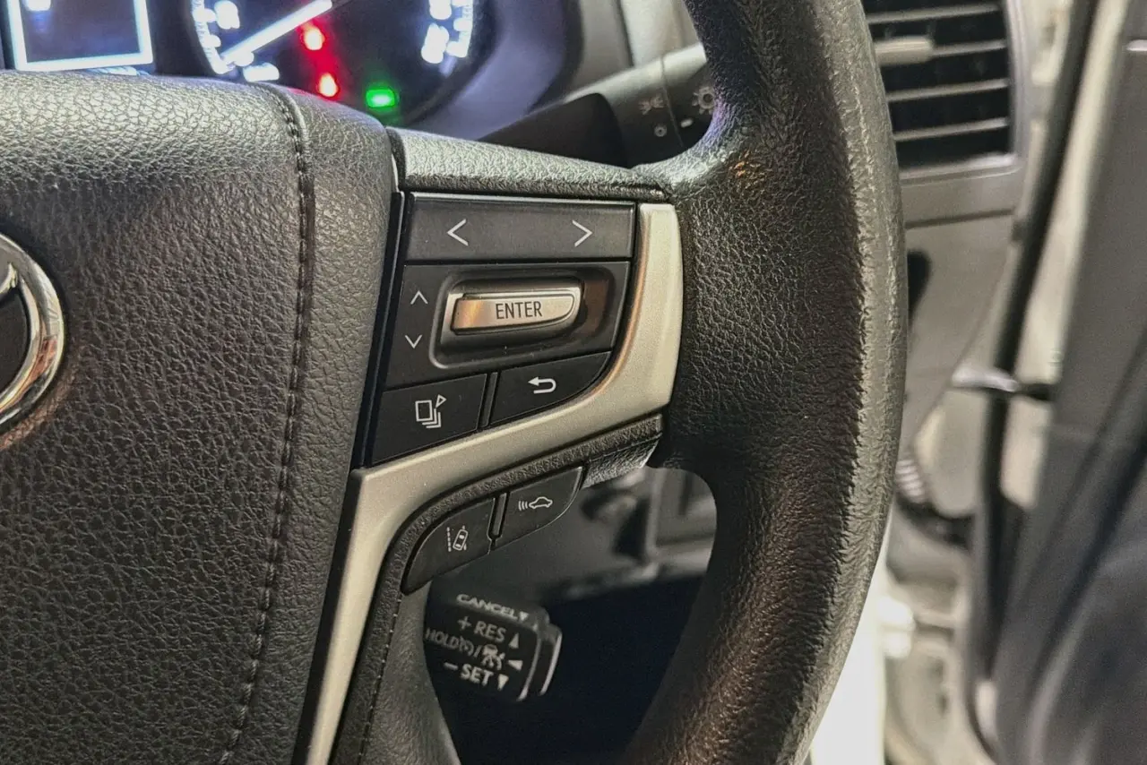 2021 Toyota Landcruiser Prado Gallery Image 20