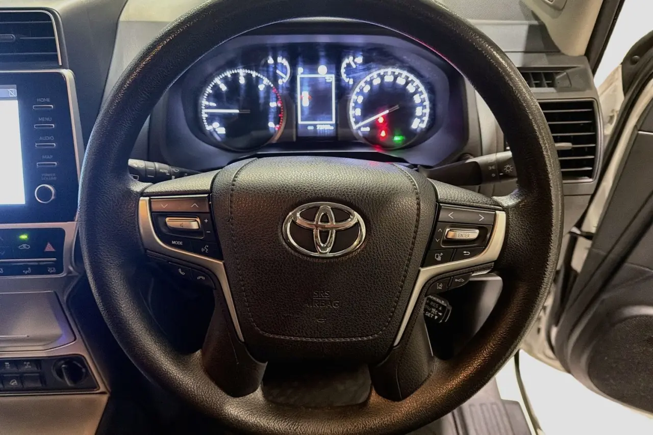 2021 Toyota Landcruiser Prado Gallery Image 21