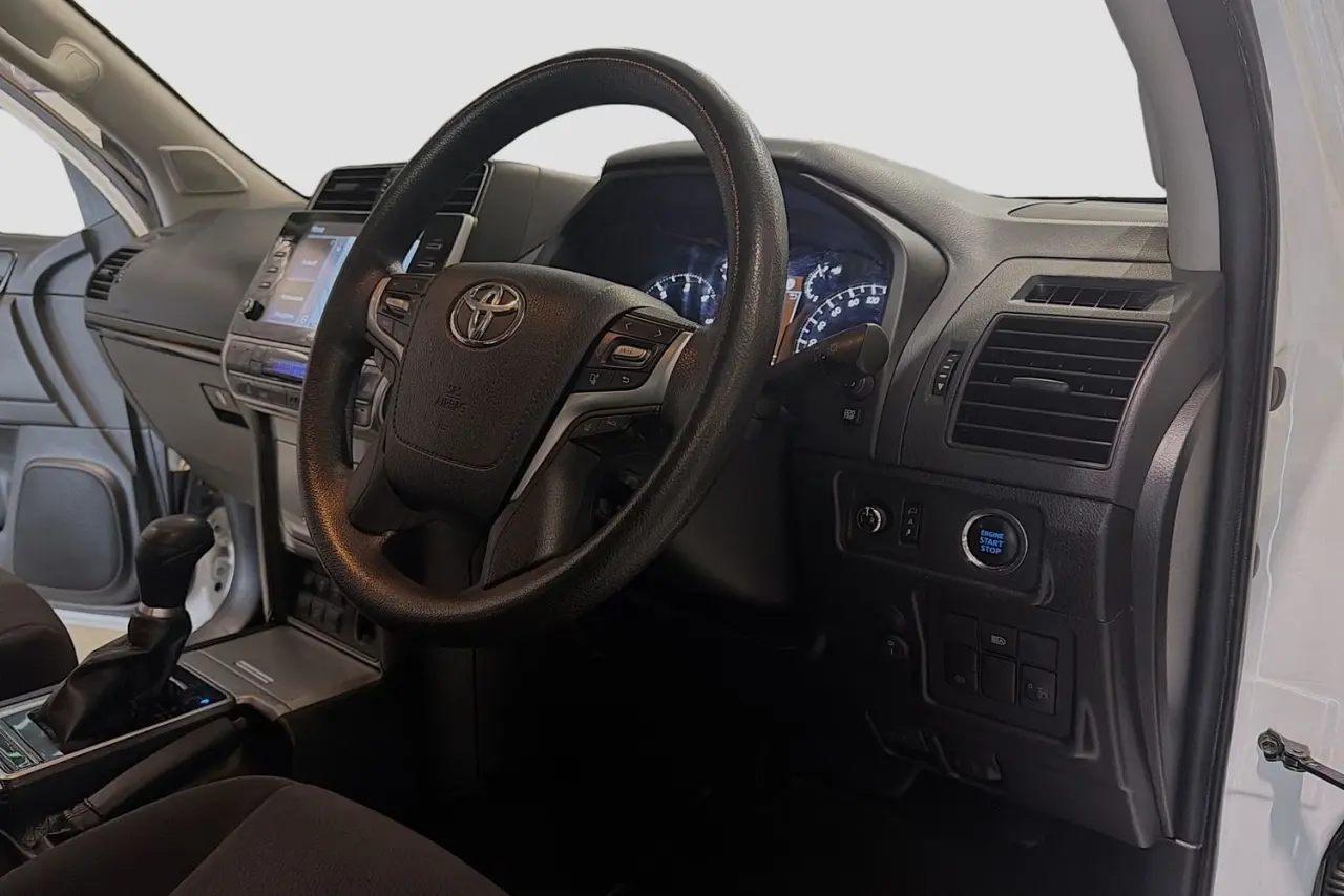 2021 Toyota Landcruiser Prado Gallery Image 23