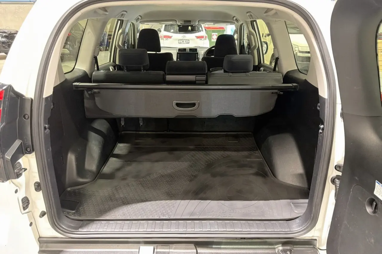 2021 Toyota Landcruiser Prado Gallery Image 27