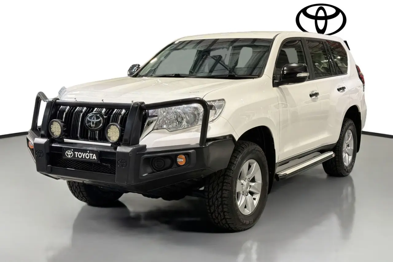 2021 Toyota Landcruiser Prado Gallery Image 4